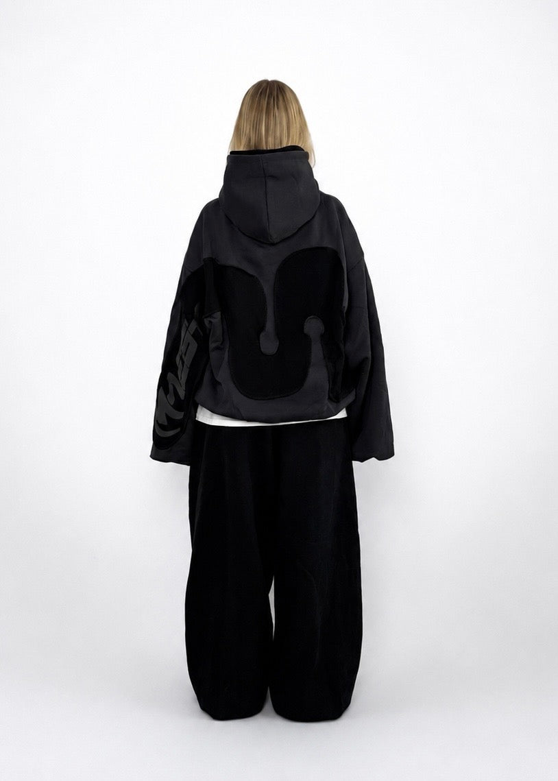 "MAEGY" HOODIE BLACK