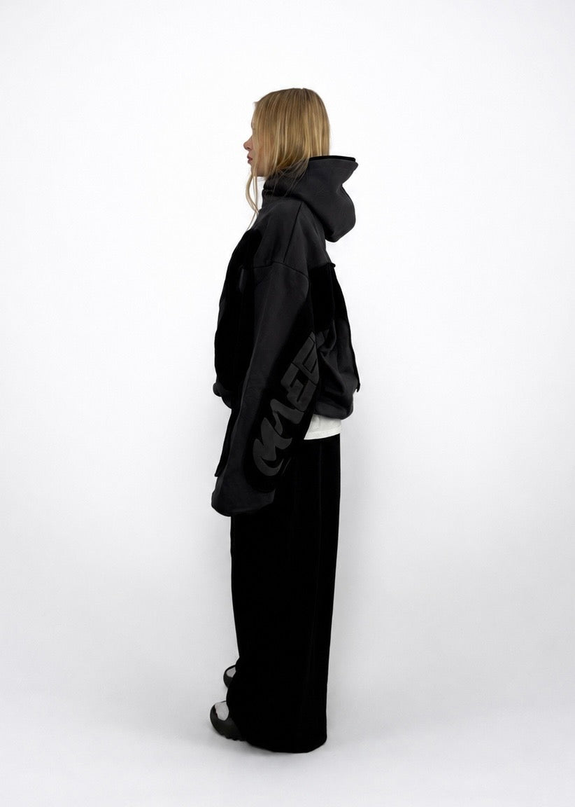 "MAEGY" HOODIE BLACK